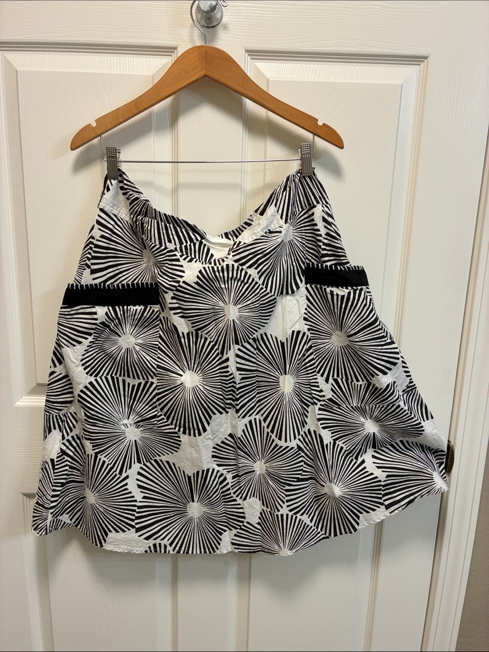 Style & Co. Black and White Fan Floral A-Line Skirt